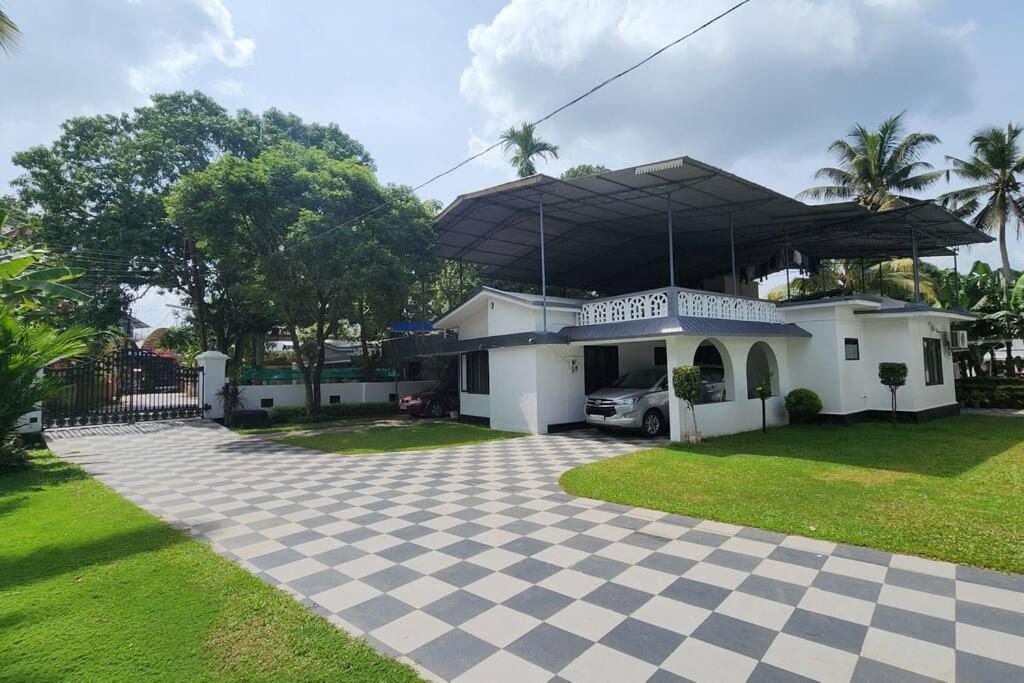 Garden Park Villa 蒂鲁瓦尔拉 外观 照片
